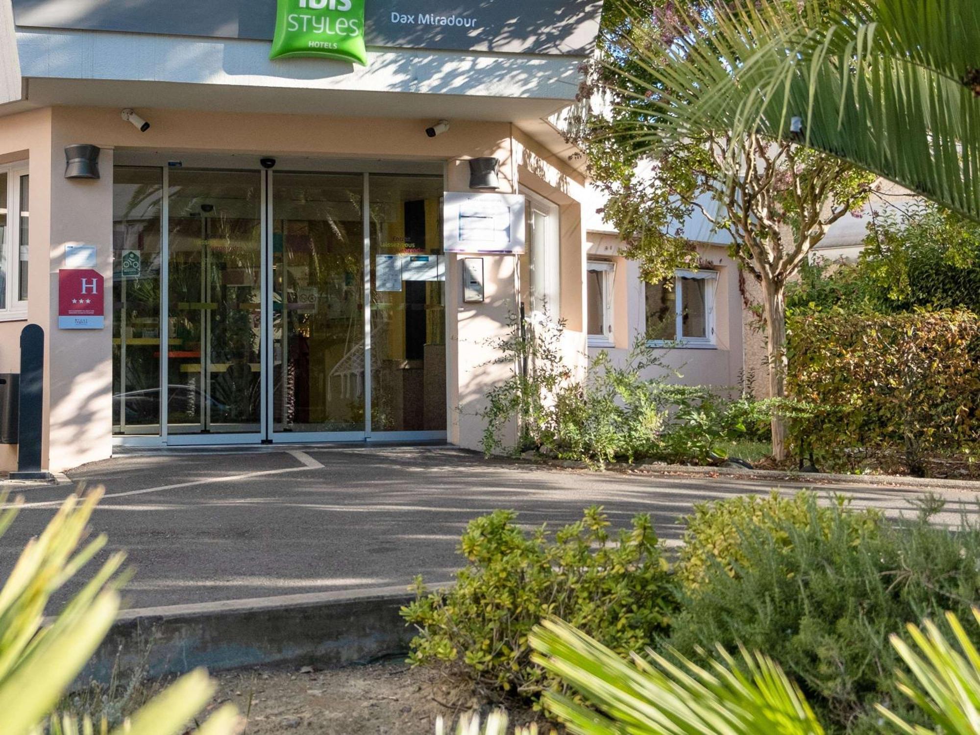 Отель Ibis Styles Dax Centre Экстерьер фото